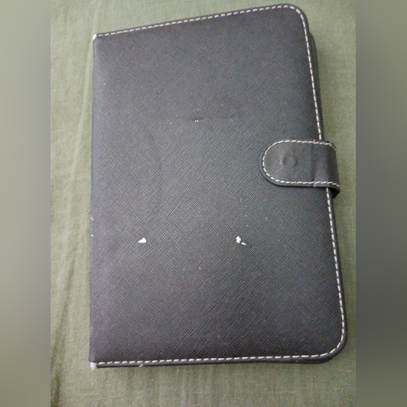 White LG Pad With A Cover That Has A Stand Great For Watching Shows And Movies - Picture 5 of 12